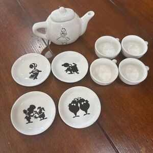 Disney Alice in Wonderland Porcelain Tea Set Curiouser and Curiouser